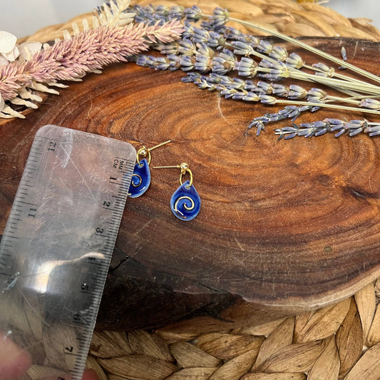 Odna - Ocean wave tiny - Porcelain Earrings: Soft purple