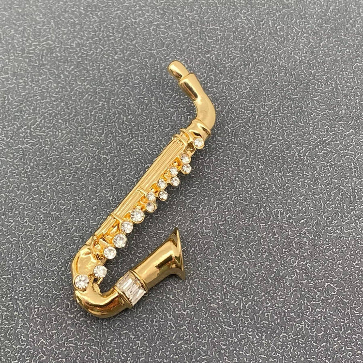 Saxophone brooch