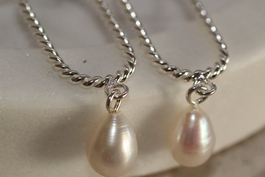 Pearl Twist Silver Earring