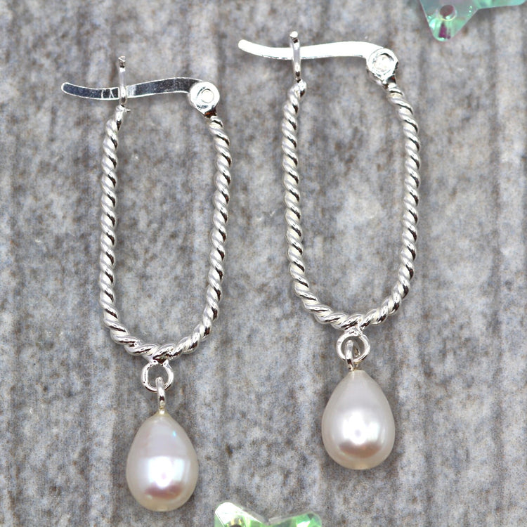 Pearl Twist Silver Earring