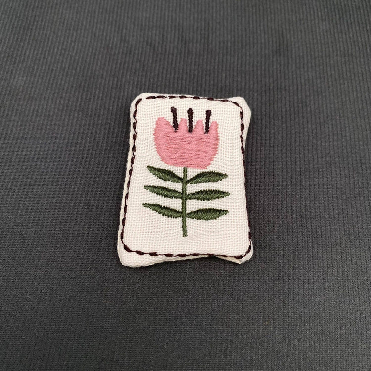 Nordic Style Cloth Brooch: Pink Flower