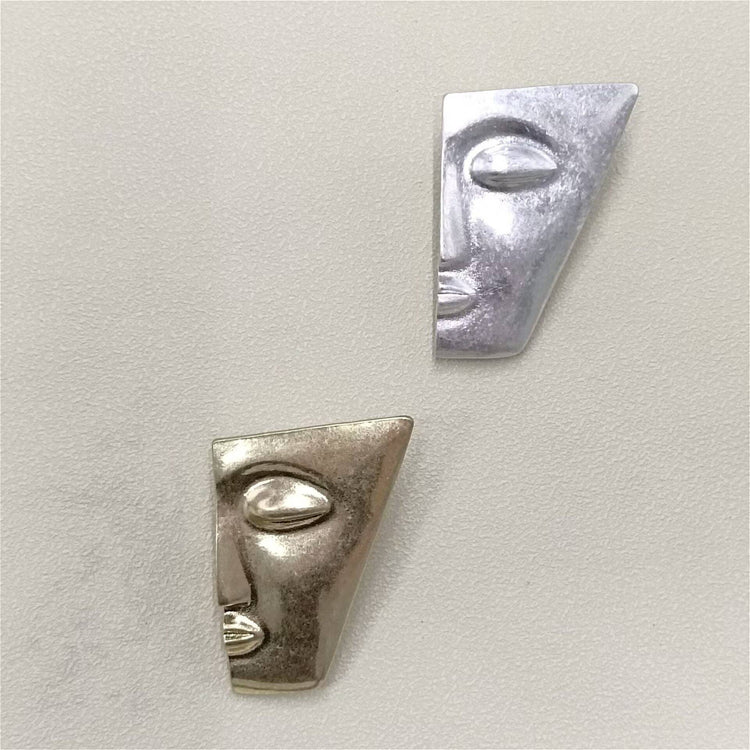 Vintage Half Face Brooch: Golden