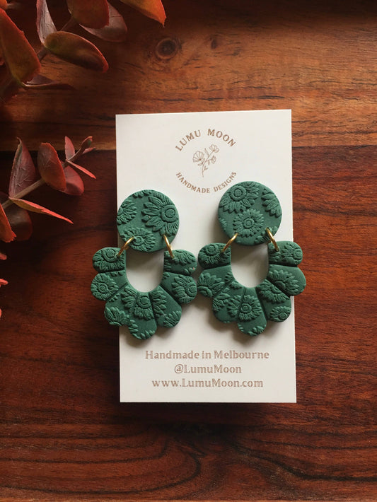 Sunflower Basic Frill Floral Earrings in Green