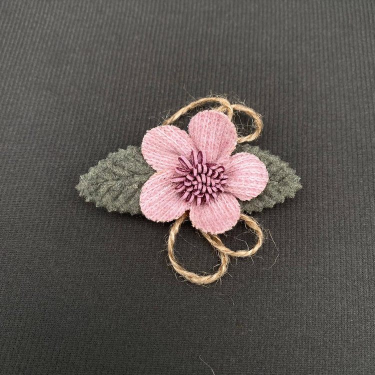 Flowers Cloth Brooch: Beige