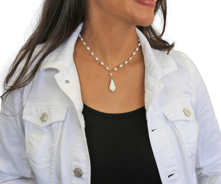 Mother of Pearl Rhombus Pendant Choker