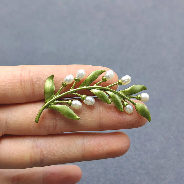 Vintage Inlaid Freshwater Pearl Green Leaf Brooch