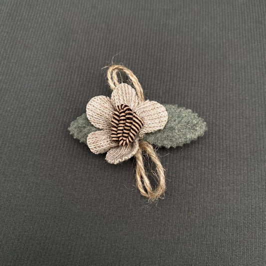 Flowers Cloth Brooch: Khaki