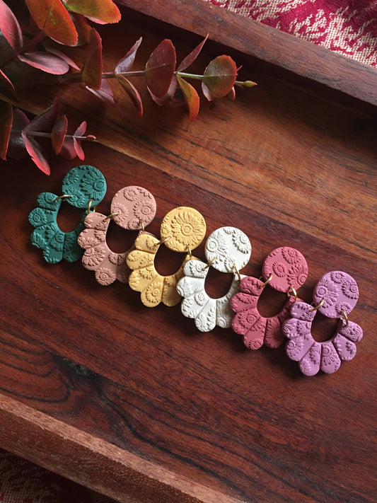 Sunflower Basic Frill Floral Earrings in Green