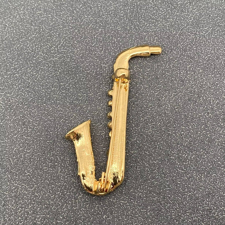 Saxophone brooch